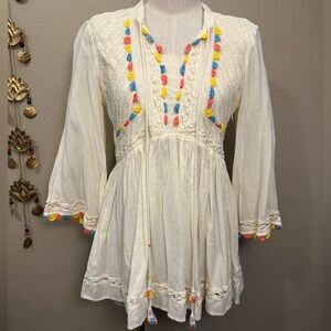 Label Ritu Kumar Bohemian Embroidered Petals Cream Womens Blouse Top Size Medium